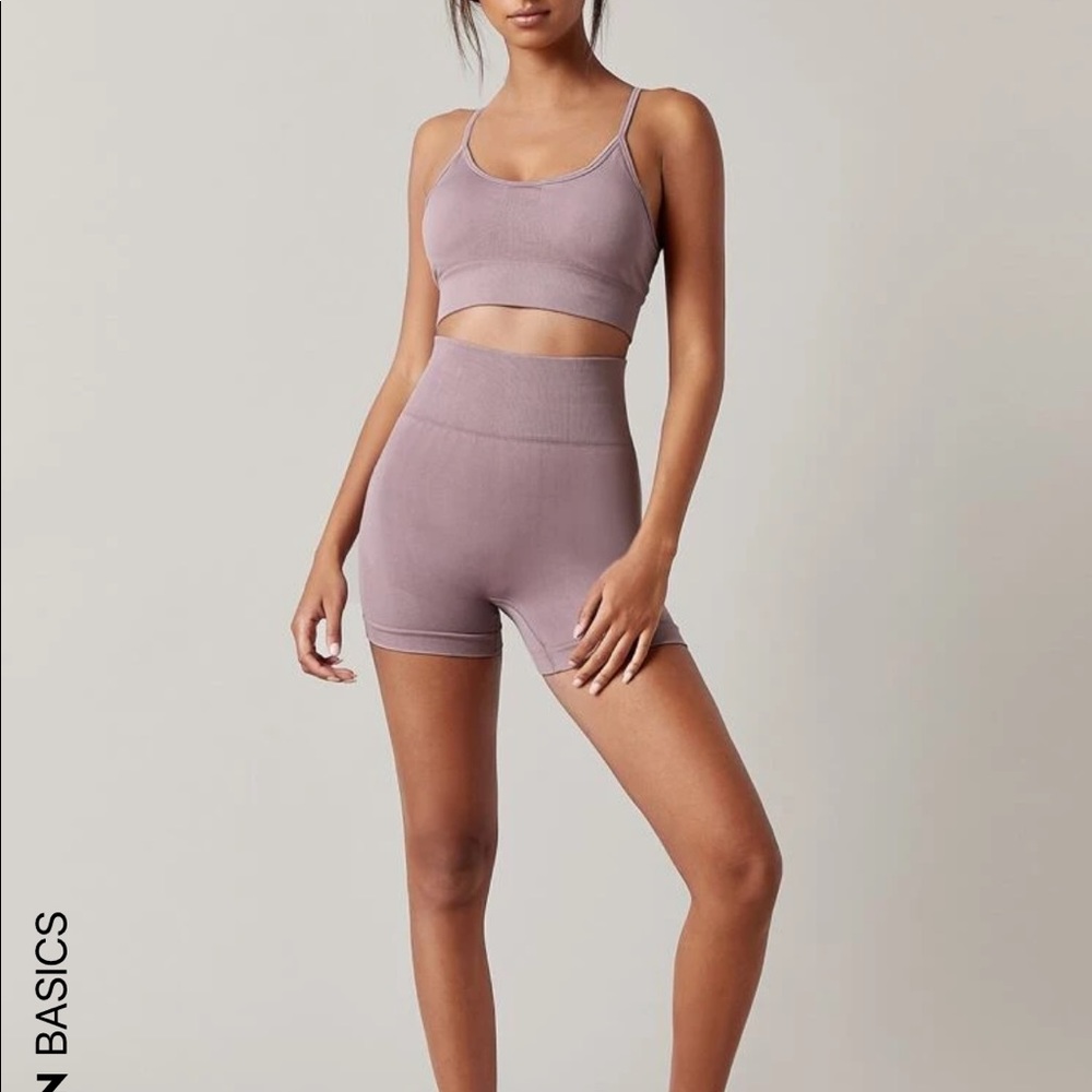 🙂 seamless workout shorts
